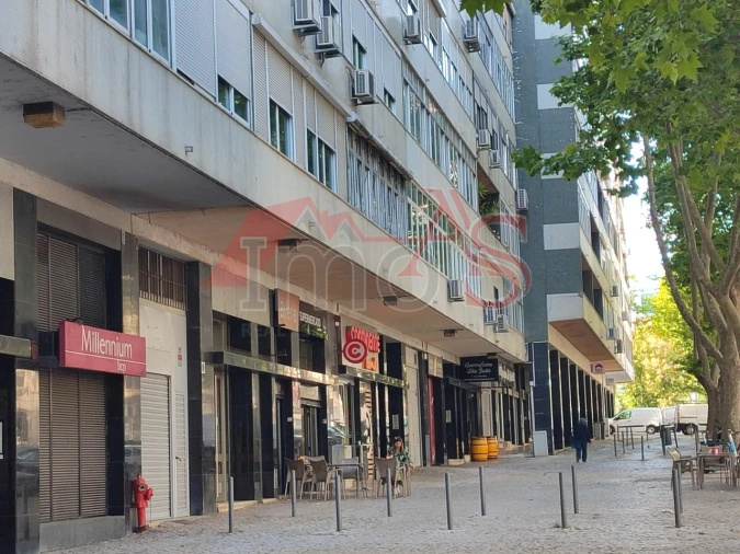 Apartamento T3 para Arrendamento em São Domingos de Benfica Foto 30