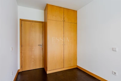 Apartamento T3 para Arrendamento em Cedofeita, Santo Ildefonso, Sé, Miragaia, São Nicolau e Vitória