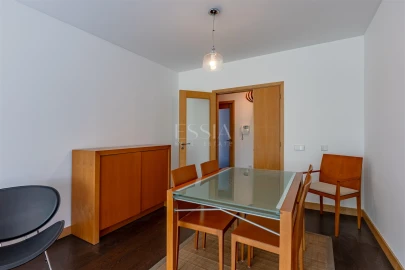 Apartamento T3 para Arrendamento em Cedofeita, Santo Ildefonso, Sé, Miragaia, São Nicolau e Vitória