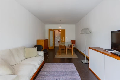Apartamento T3 para Arrendamento em Cedofeita, Santo Ildefonso, Sé, Miragaia, São Nicolau e Vitória