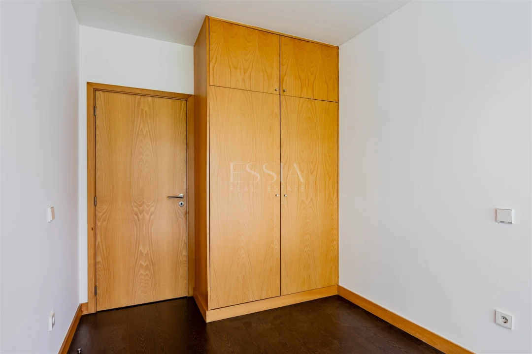 Apartamento T3 para Arrendamento em Cedofeita, Santo Ildefonso, Sé, Miragaia, São Nicolau e Vitória Foto 32