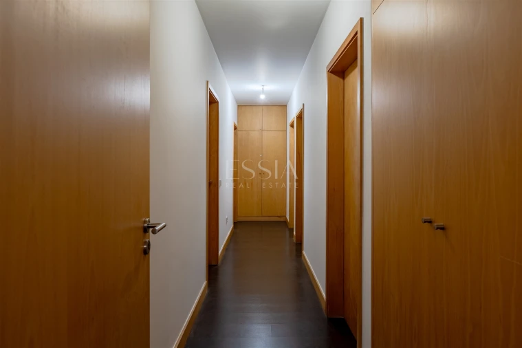 Apartamento T3 para Arrendamento em Cedofeita, Santo Ildefonso, Sé, Miragaia, São Nicolau e Vitória Foto 15