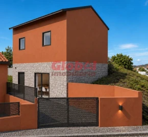 Moradia T3 para Venda em Orgens