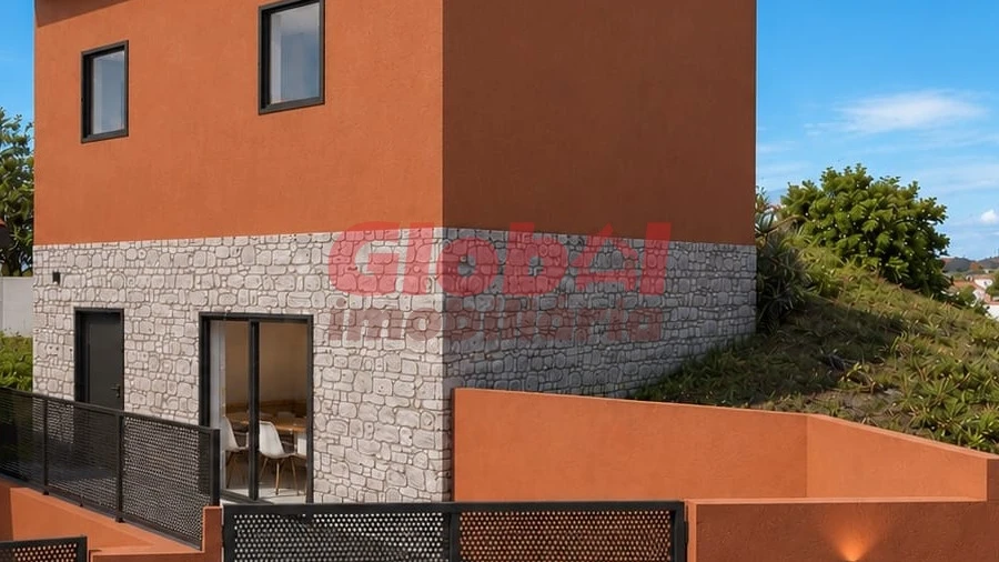 Moradia T3 para Venda em Orgens