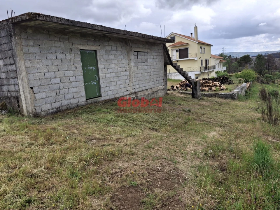 Moradia T0 para Venda em Caria Foto 1