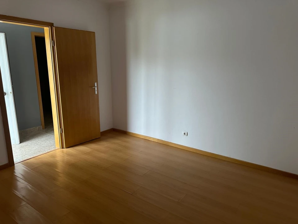 Moradia T5 para Venda em Leiria, Pousos, Barreira e Cortes Foto 6