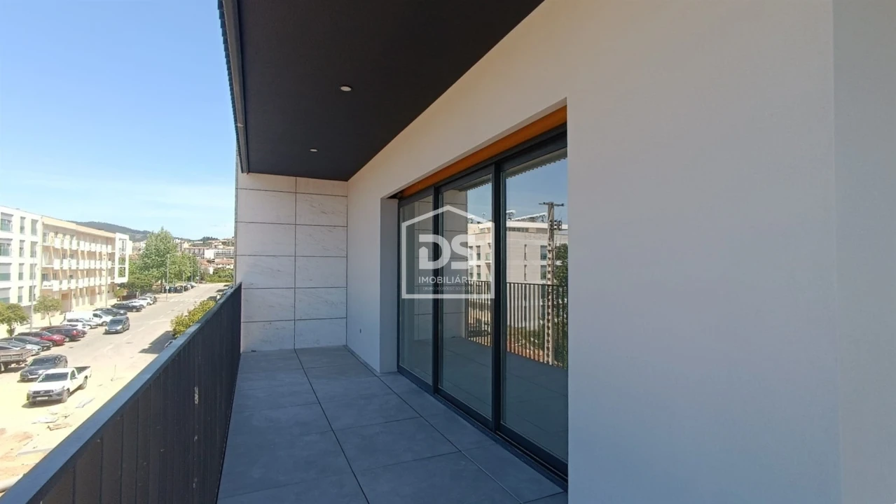 Apartamento T3 para Venda em Santo Antonio dos Olivais Foto 10
