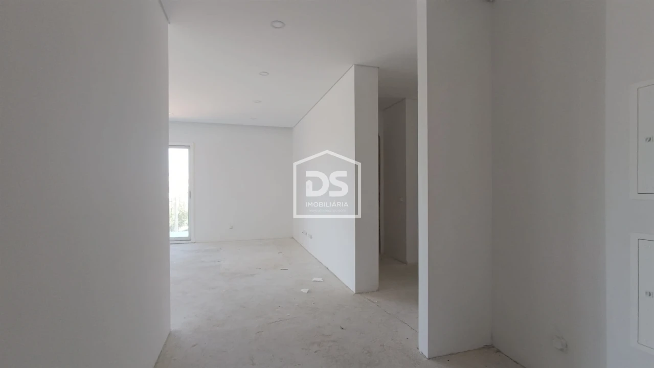 Apartamento T3 para Venda em Santo Antonio dos Olivais Foto 6