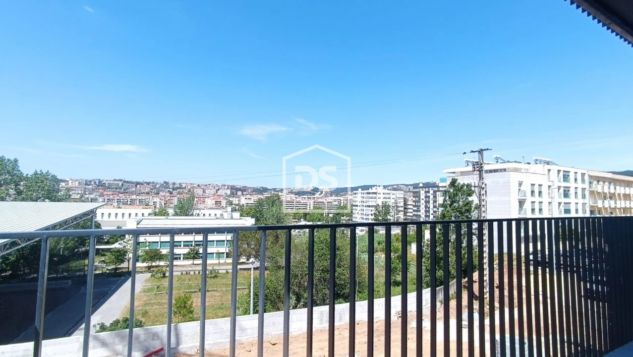 Apartamento T3 para Venda em Santo Antonio dos Olivais Foto 11