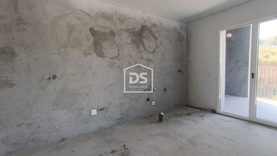 Apartamento T3 para Venda em Santo Antonio dos Olivais Foto 7