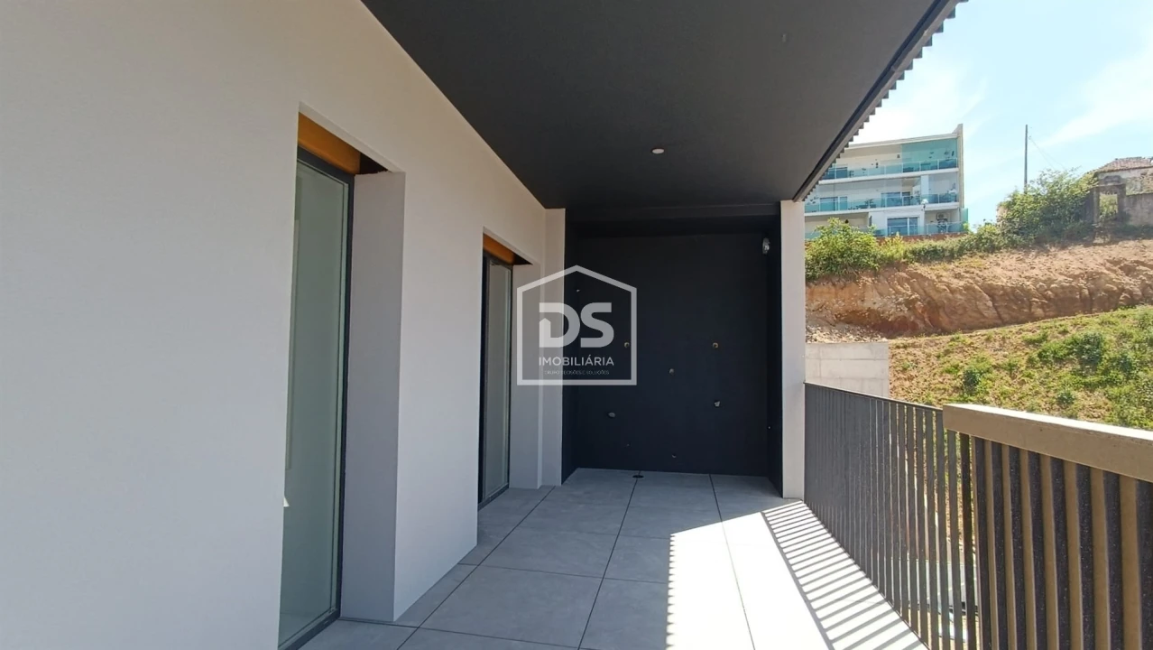 Apartamento T3 para Venda em Santo Antonio dos Olivais Foto 12
