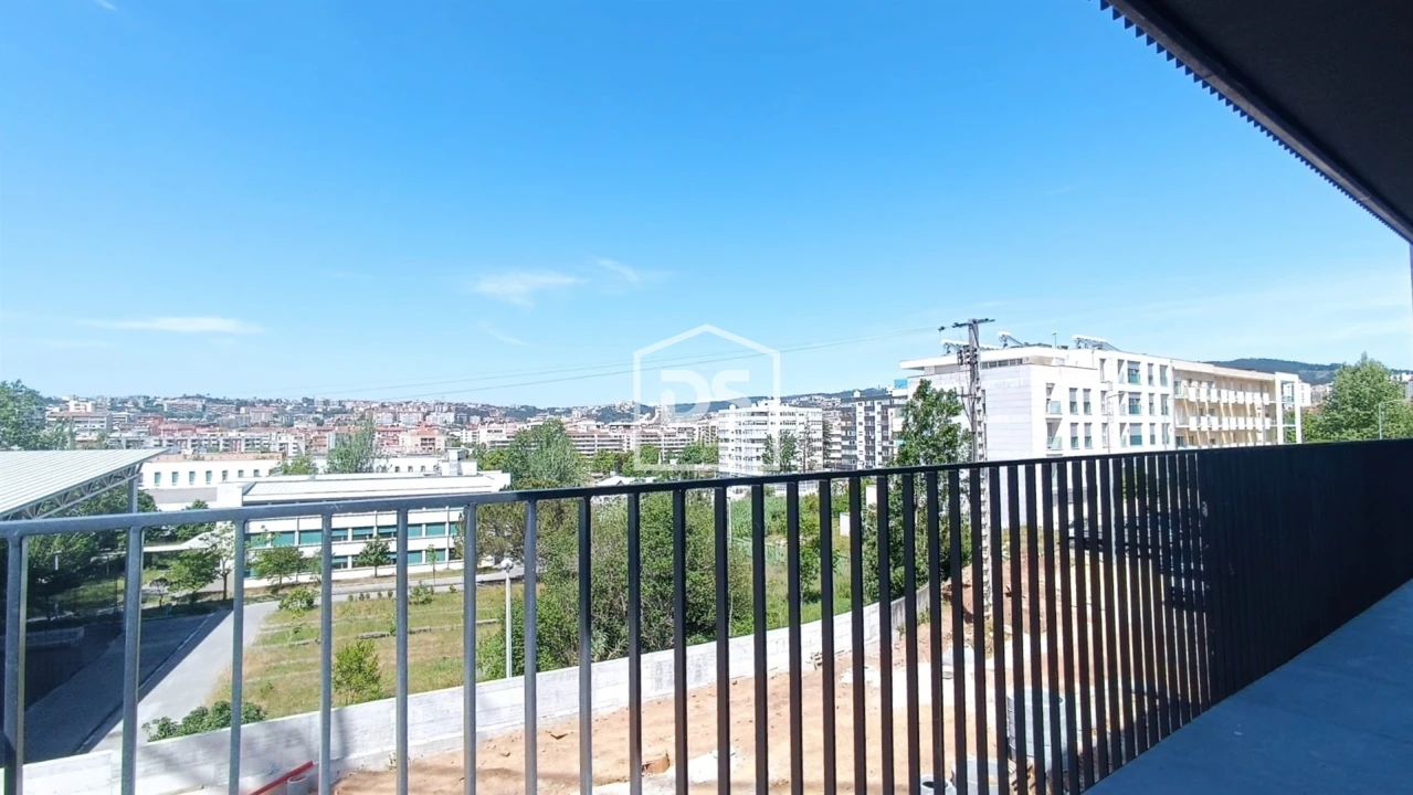 Apartamento T3 para Venda em Santo Antonio dos Olivais Foto 8
