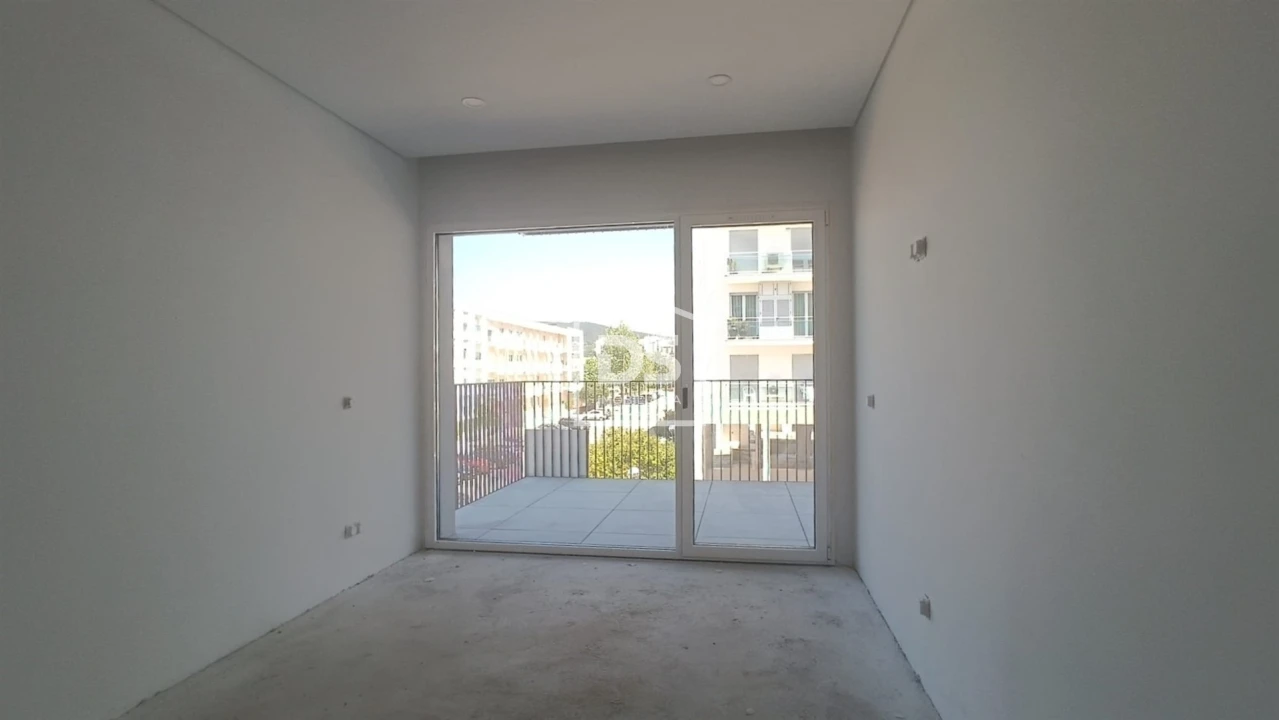 Apartamento T3 para Venda em Santo Antonio dos Olivais Foto 3