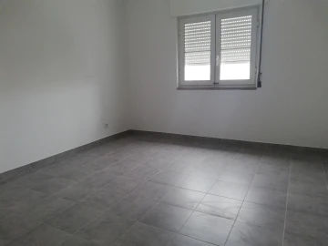 Moradia T7 para Arrendamento em Carcavelos e Parede