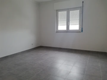 Moradia T7 para Arrendamento em Carcavelos e Parede