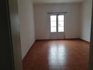 Moradia T7 para Arrendamento em Carcavelos e Parede
