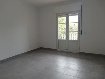Moradia T7 para Arrendamento em Carcavelos e Parede