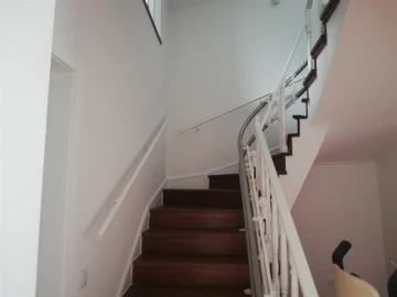 Moradia T7 para Arrendamento em Carcavelos e Parede