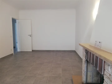 Moradia T7 para Arrendamento em Carcavelos e Parede