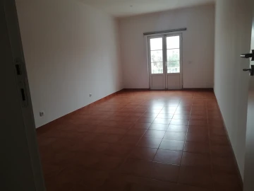 Moradia T7 para Arrendamento em Carcavelos e Parede