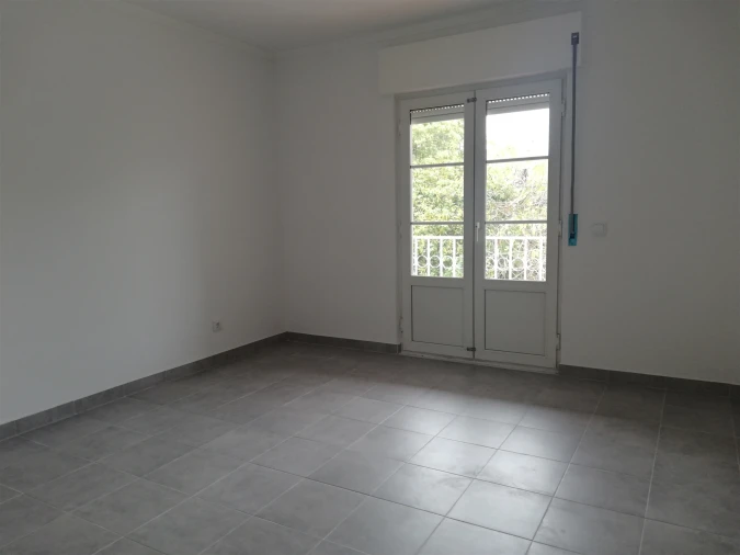 Moradia T7 para Arrendamento em Carcavelos e Parede Foto 25