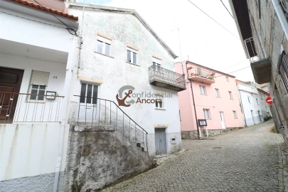 Moradia T2 para Venda em Melo e Nabais