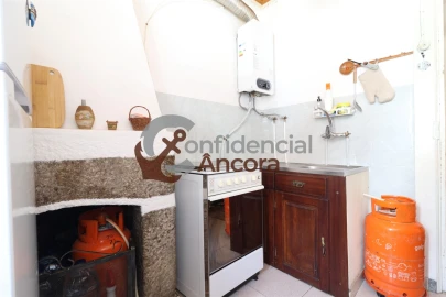 Moradia T2 para Venda em Melo e Nabais