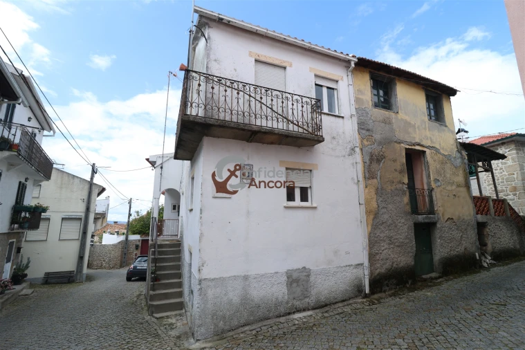 Moradia T2 para Venda em Melo e Nabais Foto 2