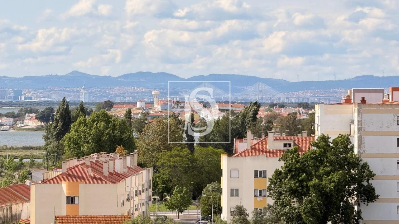 Apartamento T4 para Venda em Moita Foto 20