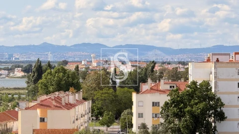 Apartamento T4 para Venda em Moita