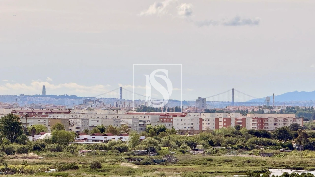 Apartamento T4 para Venda em Moita Foto 22