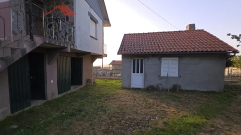 Moradia T3 para Venda em Bornes e Burga