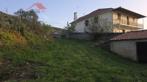 Moradia T3 para Venda em Bornes e Burga