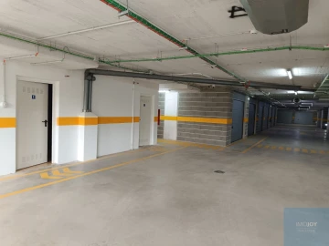 Garagem para Arrendamento em Portimão