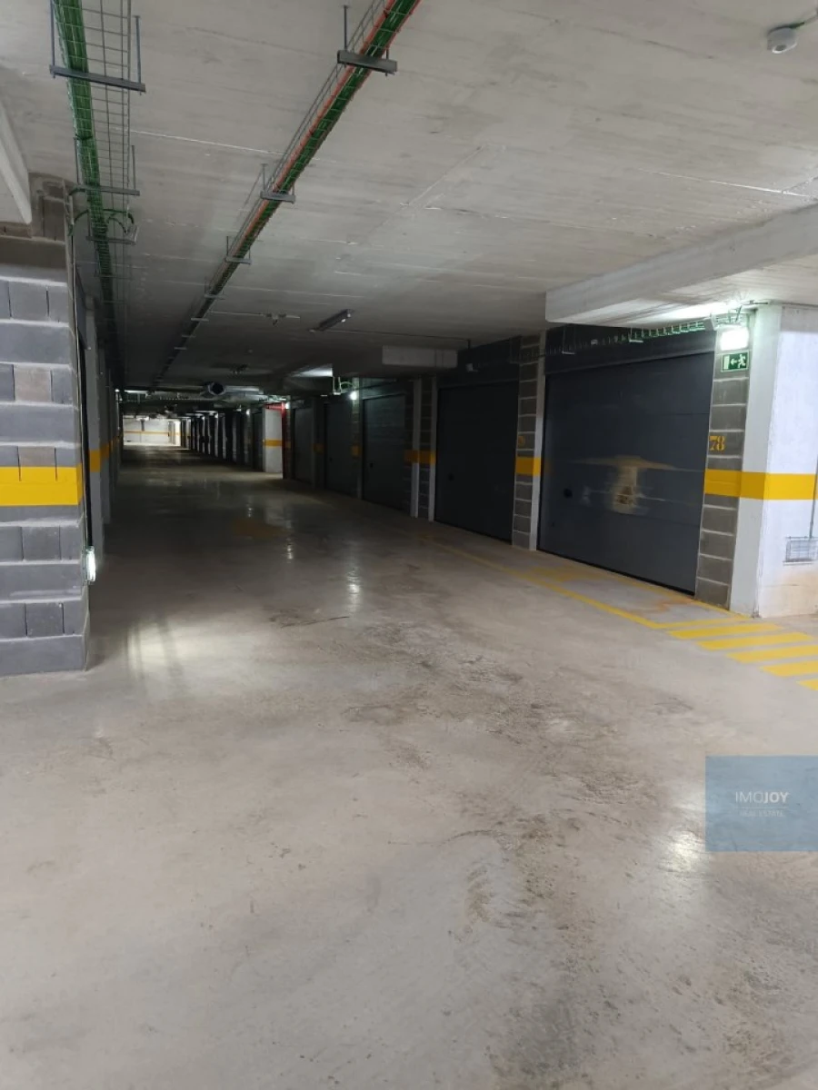 Garagem para Arrendamento em Portimão Foto 13