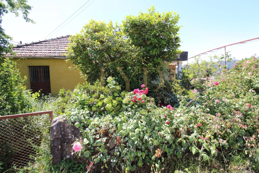 Moradia T2 para Venda em Cinfães Foto 17