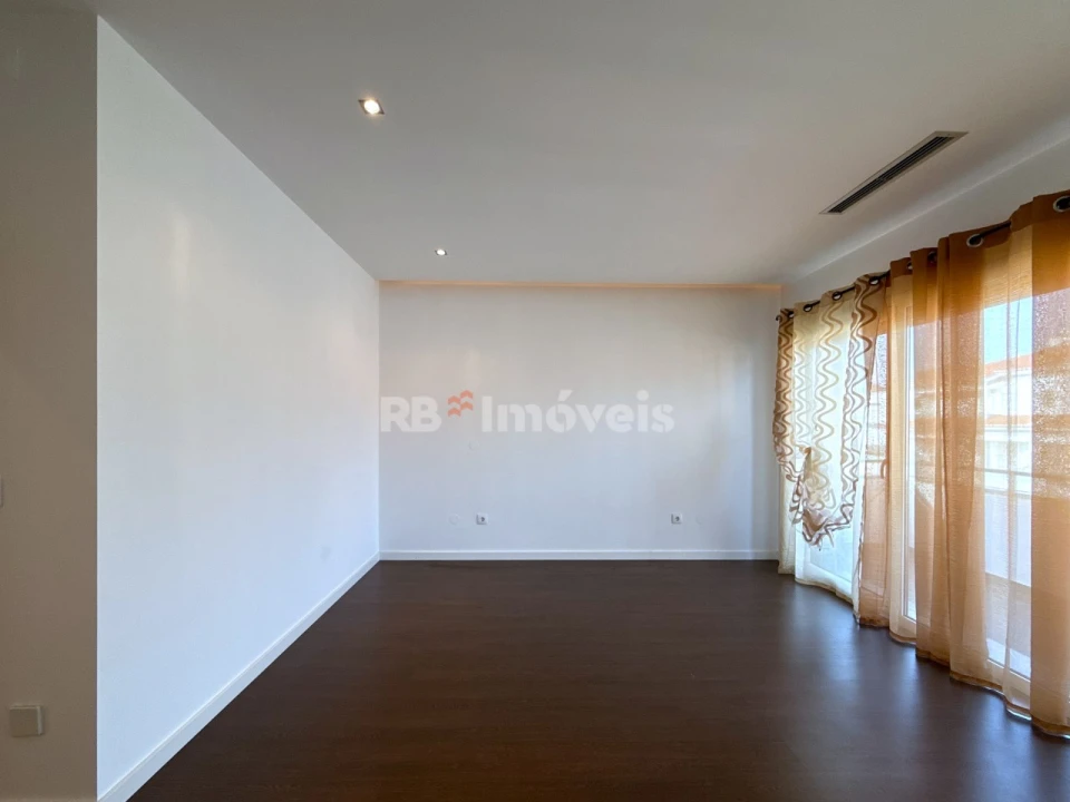 Moradia T4 para Venda em Nossa Sra de Fatima Foto 25
