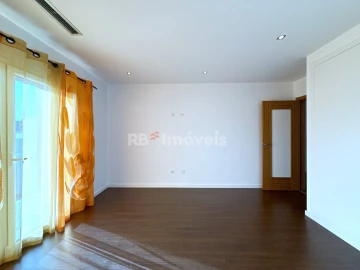 Moradia T4 para Venda em Nossa Sra de Fatima