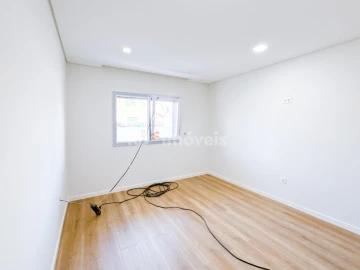 Moradia T3 para Venda em Nossa Sra de Fatima