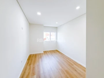 Moradia T3 para Venda em Nossa Sra de Fatima