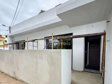 Moradia T2 para Venda em Nossa Sra de Fatima