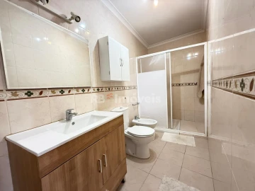 Moradia T4 para Venda em Torres Novas (São Pedro), Lapas e Ribeira Branca