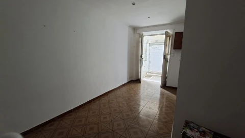 Apartamento T1 para Venda em Santa Maria Maior