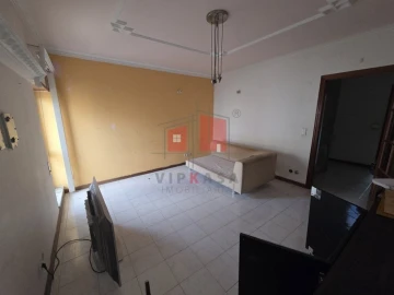 Apartamento T3 para Venda em Carregado e Cadafais