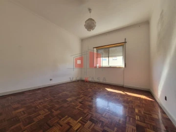 Apartamento T2 para Venda em Rio de Mouro