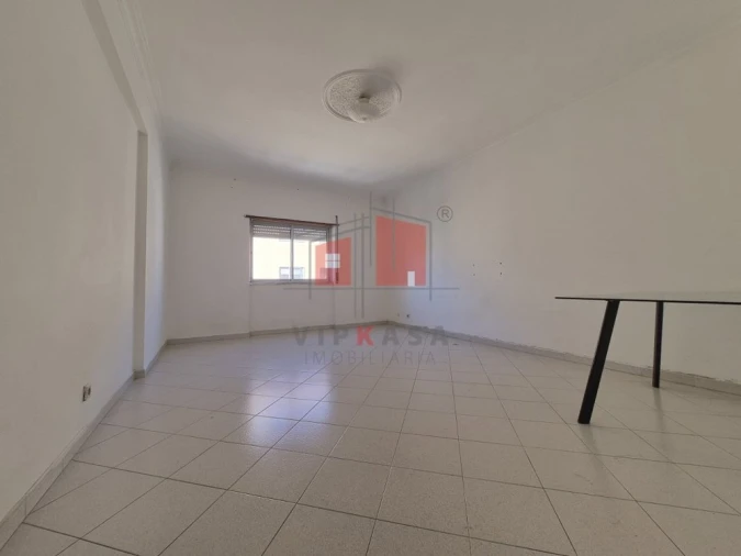 Apartamento T2 para Venda em Rio de Mouro Foto 12