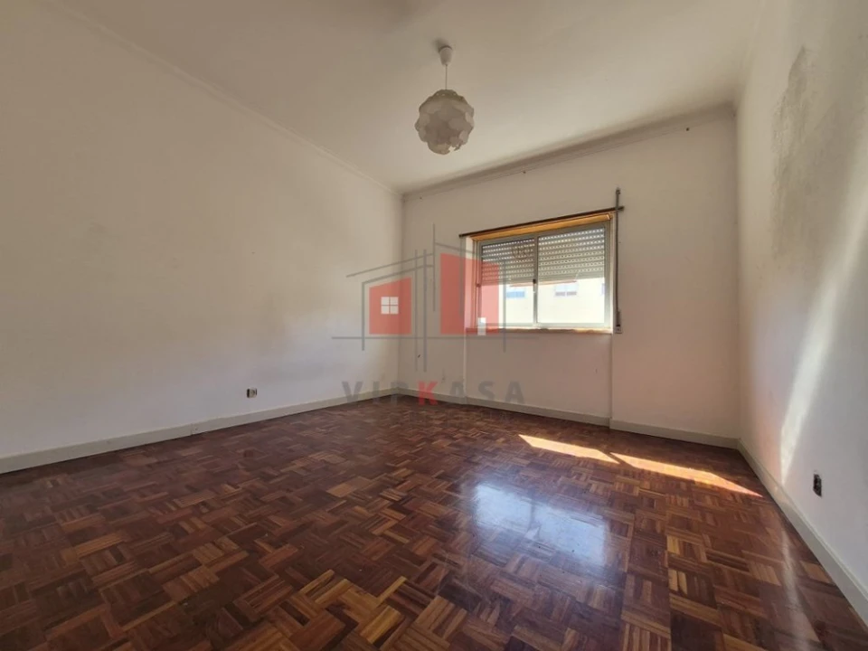 Apartamento T2 para Venda em Rio de Mouro Foto 9