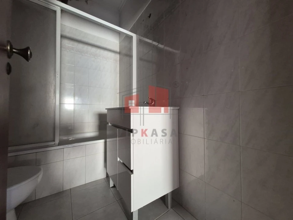 Apartamento T2 para Venda em Rio de Mouro Foto 10