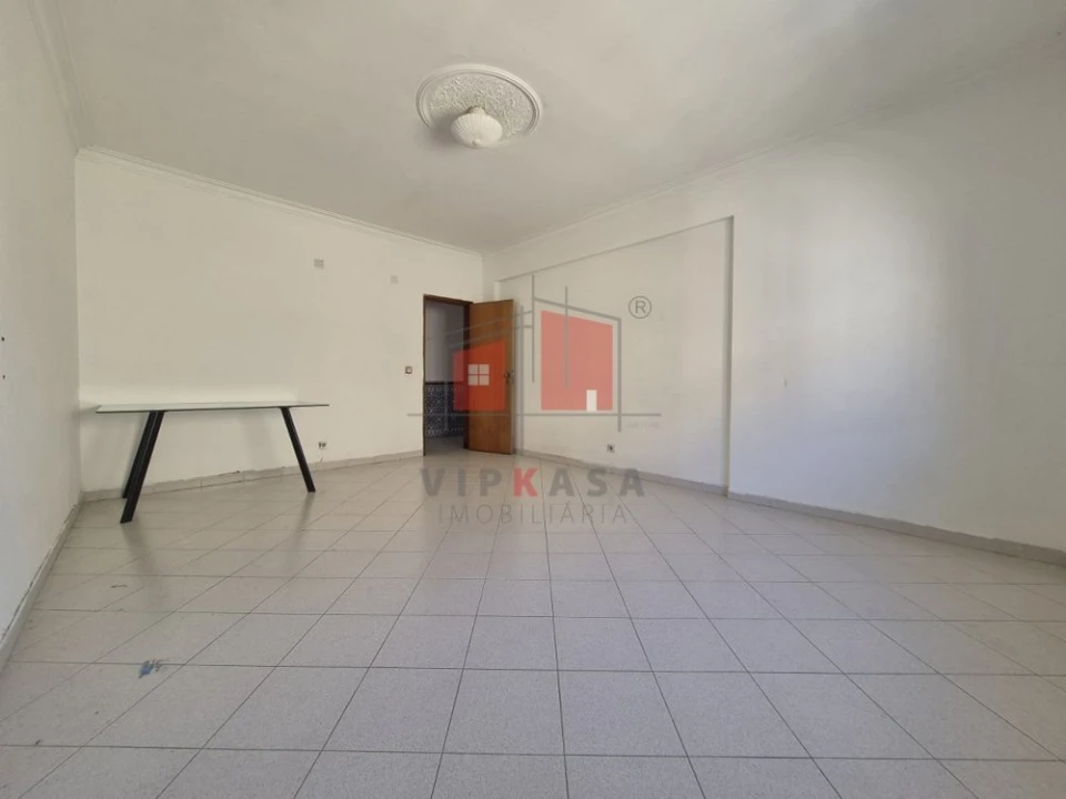 Apartamento T2 para Venda em Rio de Mouro Foto 13