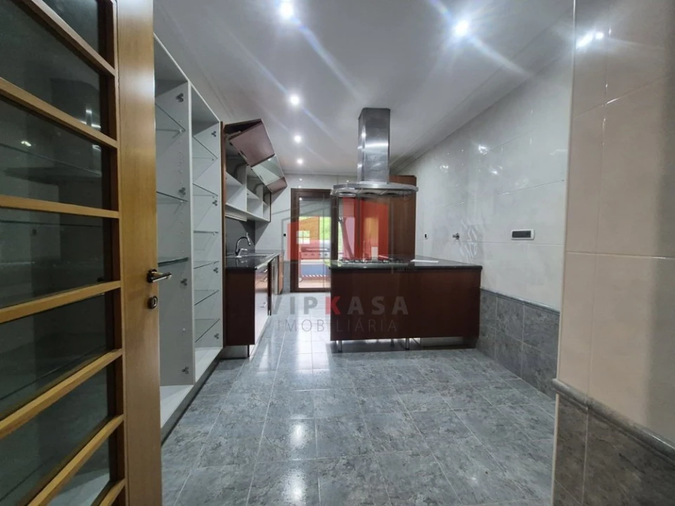 Apartamento T2 para Venda em Vila Franca de Xira Foto 11